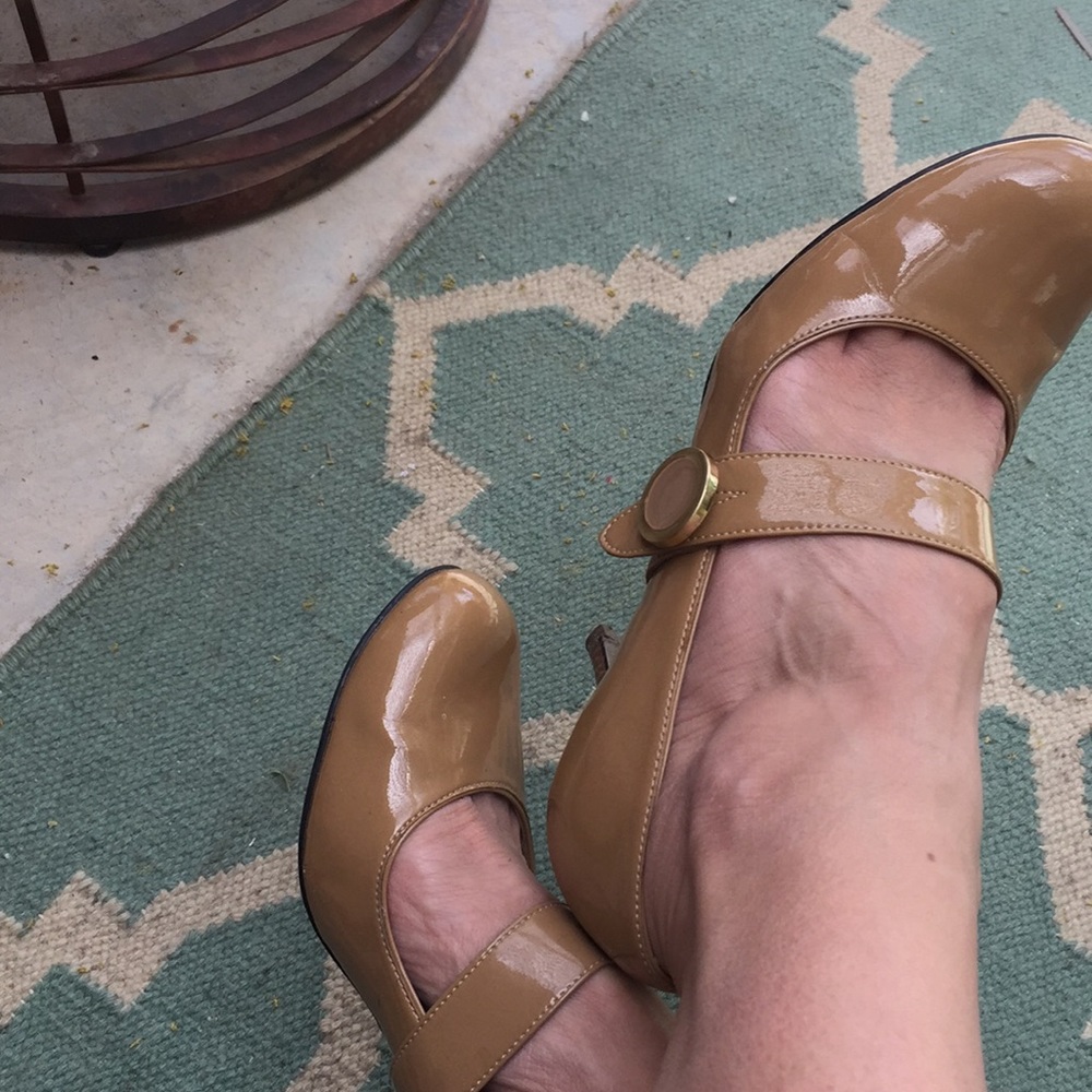 Tahari heels